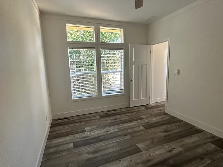 Sandy Ln — Photo 8