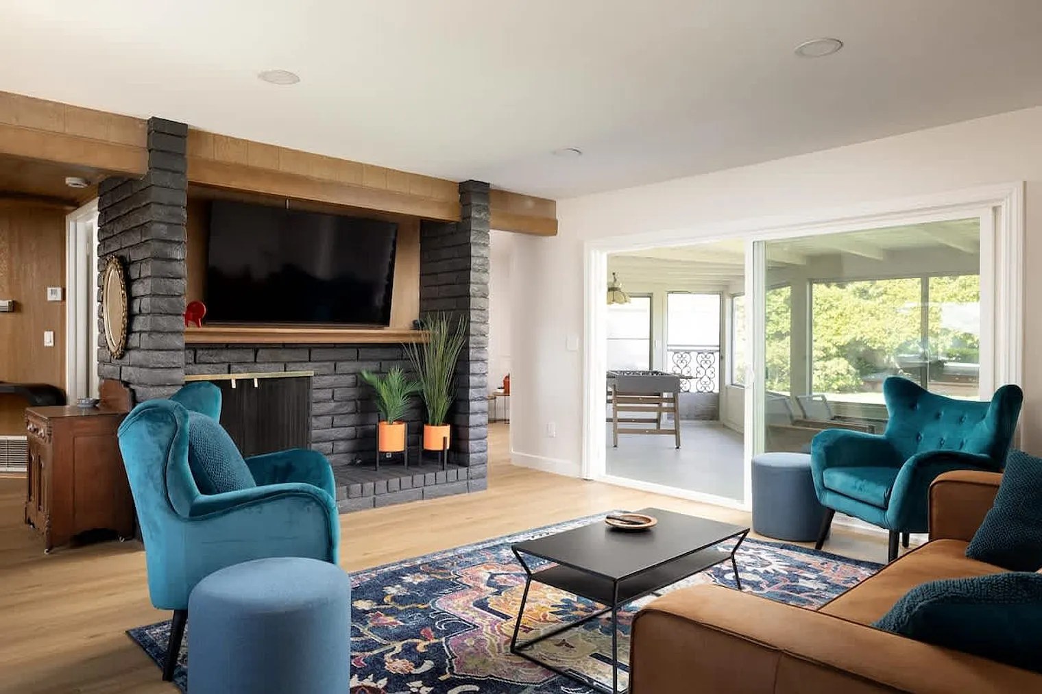 3 bed, 2.0 bath, 1689 sqft, $8,505 — Photo 1