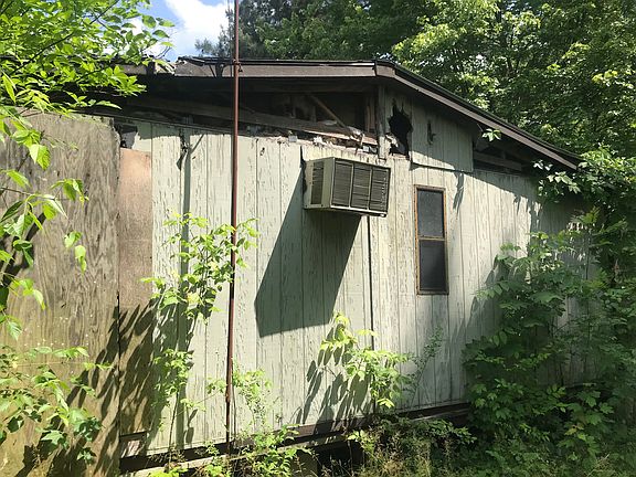 3rd image of 1808 Crabtree Rd