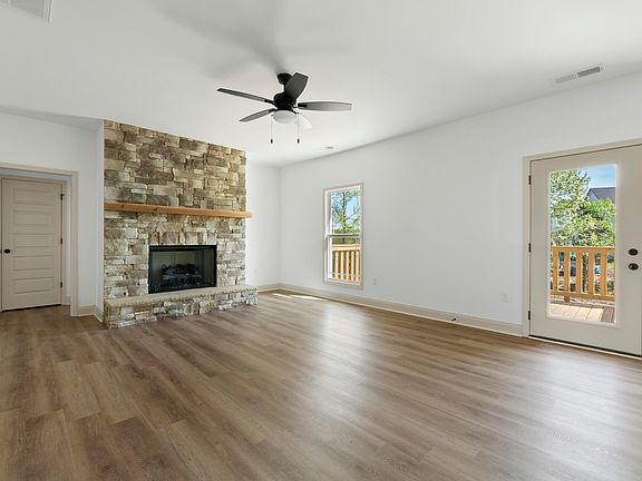 5th image of 2301 Guinevere Pkwy