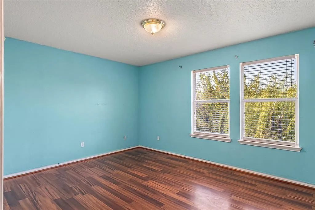 3 bed, 2.0 bath, 1198 sqft, $2,200 — Photo 4
