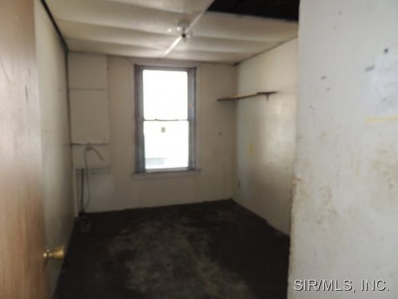 5th image of 2411 Bryan Ave