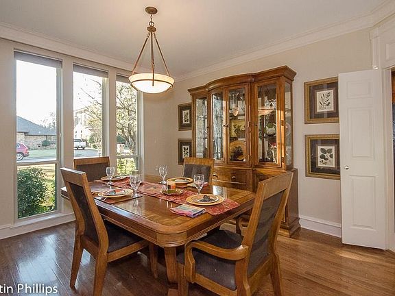 4th image of 12 Heritage Ct
