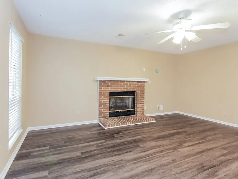 8307 Houndstooth Dr — Photo 9