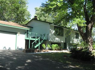 890 Kohlman Ln E, Maplewood, MN 55109