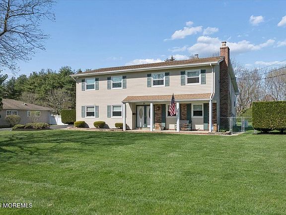 3rd image of 81 Kings Way
