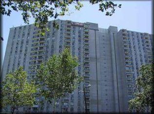 100 Manhattan Ave #104, Jersey City, NJ 07307