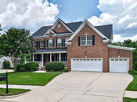 2nd image of 404 Crooked Pine Dr