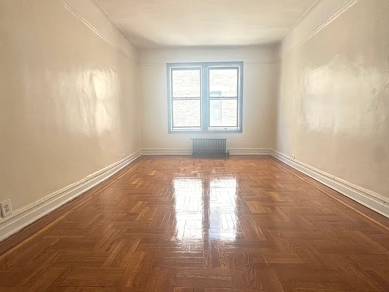 95 Cabrini Blvd #5H — Photo 4