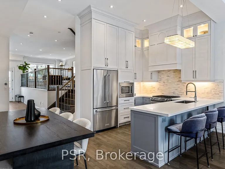 8 Willowbrook Rd — Photo 3