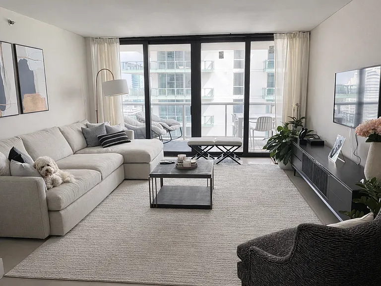 5757 Collins Ave — Photo 3