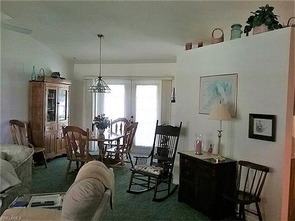 4th image of 713 SE 10th Pl
