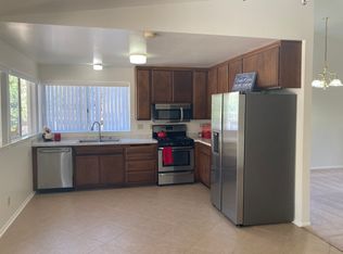 877 Crosby Ave, Simi Valley, CA 93065