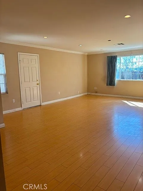 3 bed, 1318 sqft, $4,000 — Photo 2