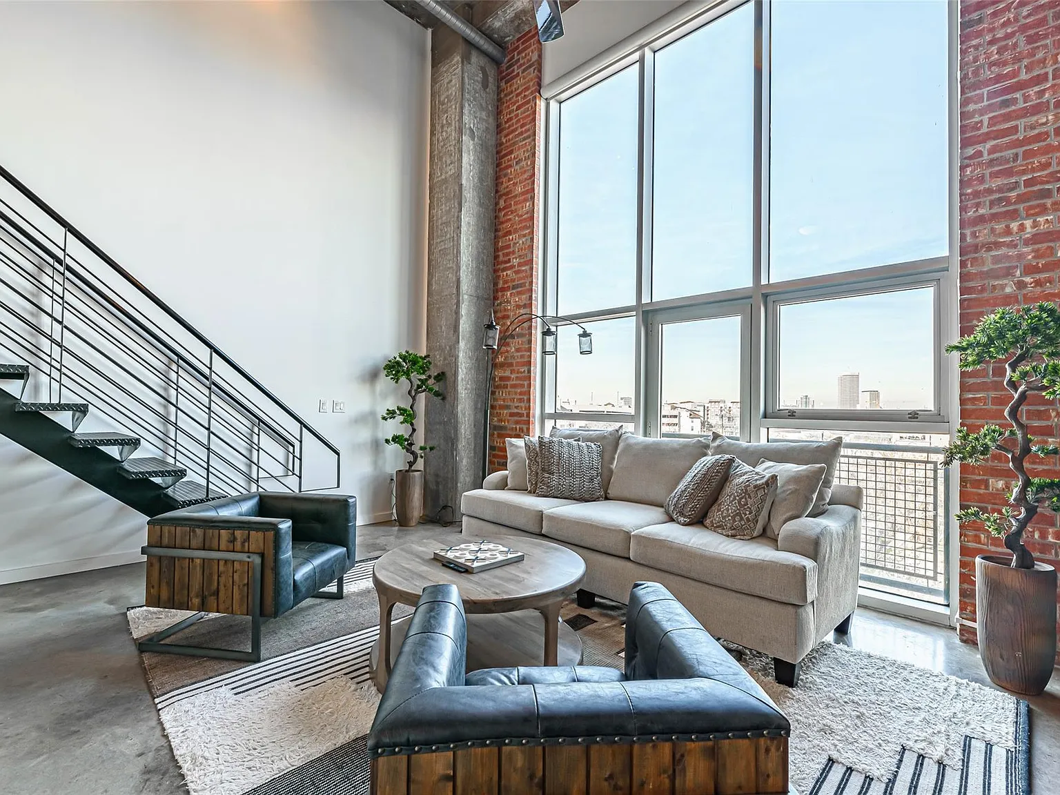 1 bed, 1.5 bath, 1648 sqft, $3,350 — Photo 4