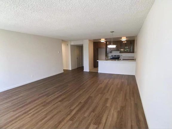 3rd image of 1054 S Bedford St #204-A