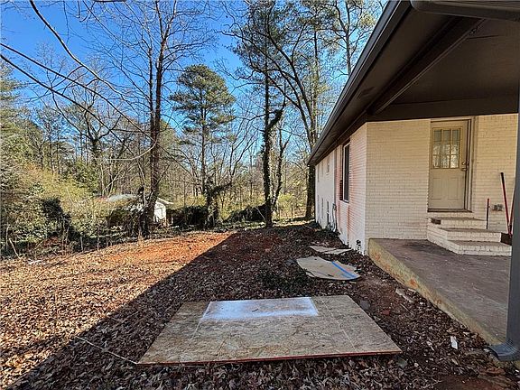 5th image of 1209 Pebblebrook Rd SE