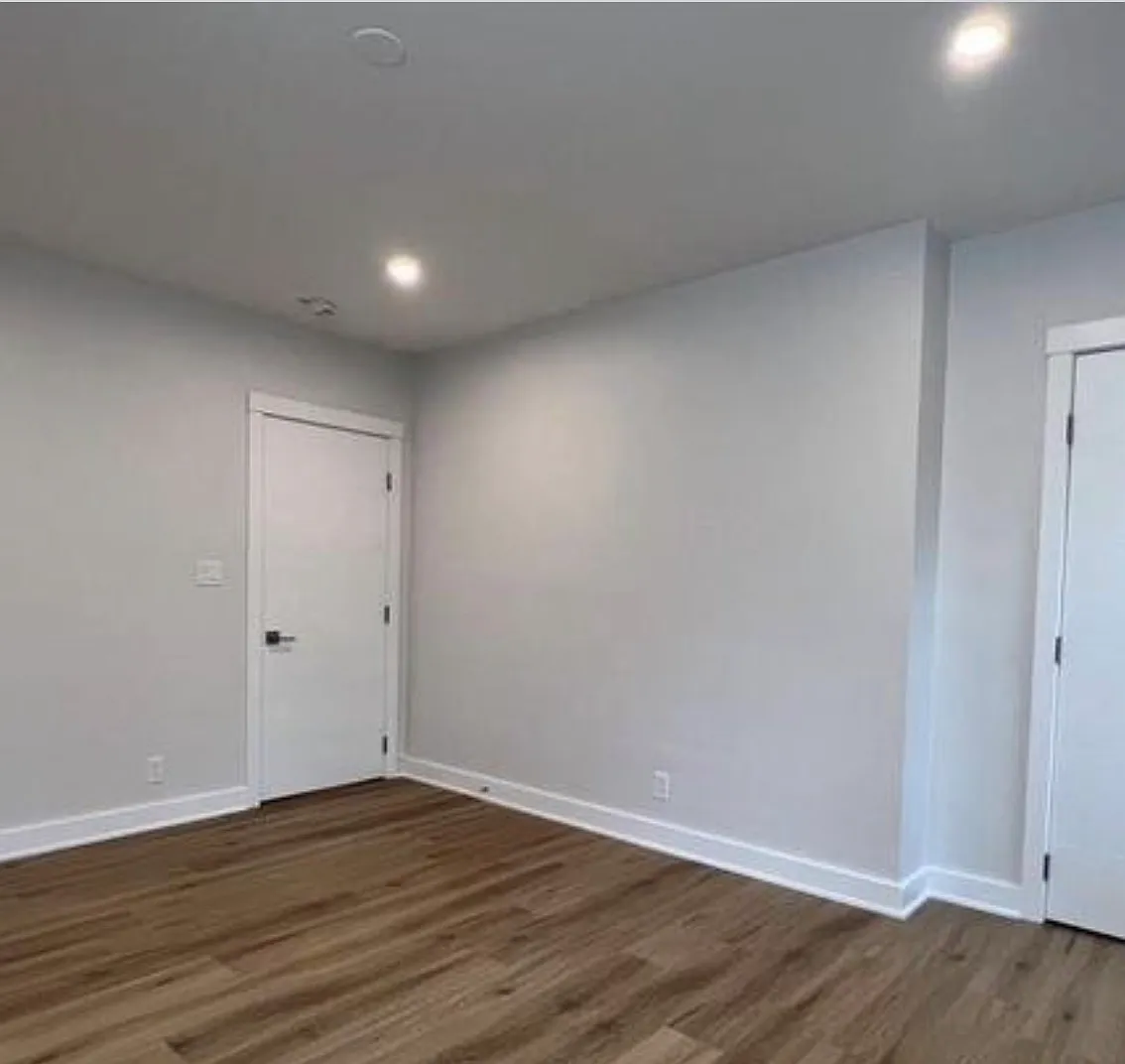 Building Photo - 552 Highridge Ave #2