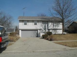 654 Cheyenne St, Lowell, IN 46356