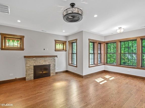 3rd image of 5859 N Magnolia Ave #2