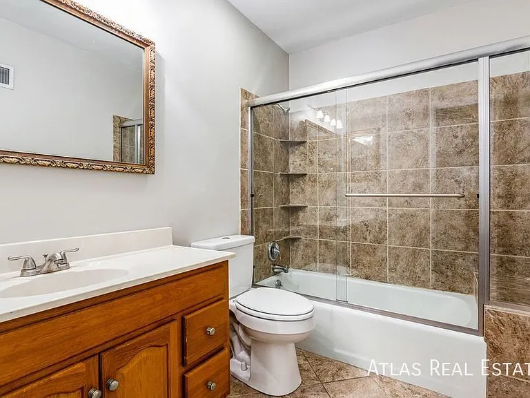 1009 NE 99th St — Photo 9
