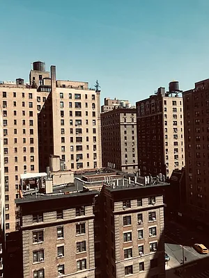 Sold by essential NEW YORK Real Estate | media 6