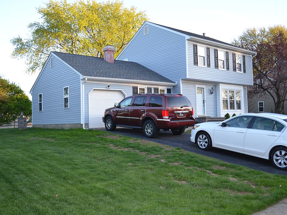 2nd image of 15 Woodridge Dr