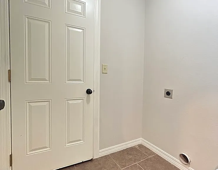 2632 N Barcelona Ave — Photo 9