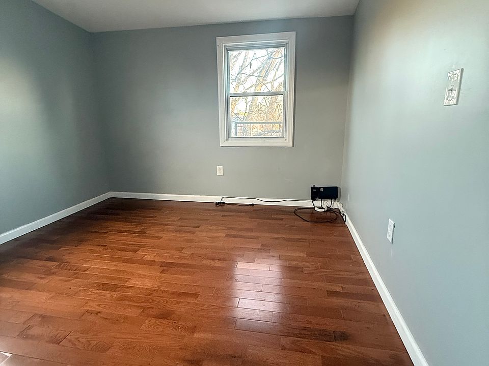 1st image of 264 Vermont Ave #3A