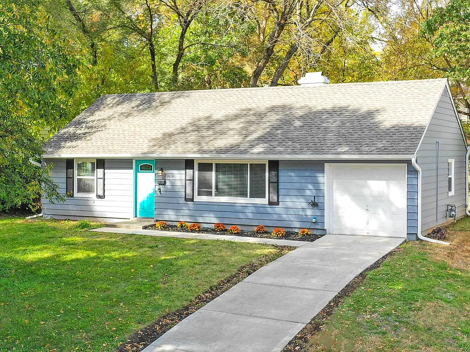7612 Rainbow Dr