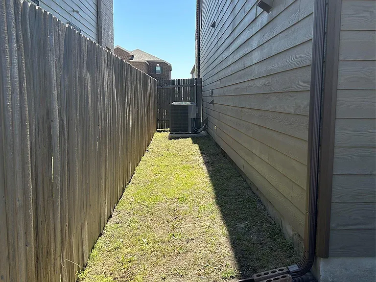 14117 Vigilance St — Photo 26