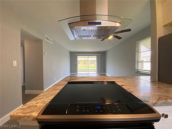 3rd image of 2203 S Gladiola Dr