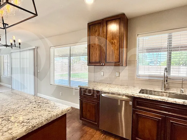 5124 W Geronimo St — Photo 6