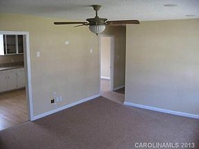 5th image of 2329 Skyland Dr