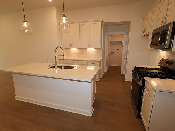 2nd image of 830 Falling Cave Dr