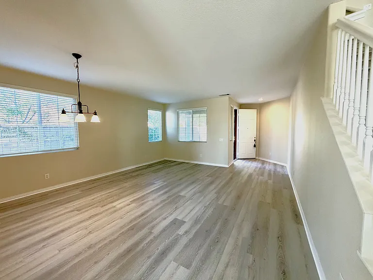 40220 Emily Pl — Photo 9