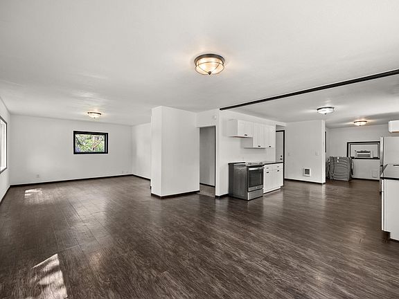 2nd image of 1116 Park St