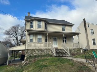 12 Lancaster Ave, Quarryville, PA 17566