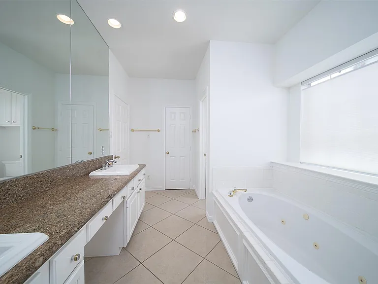 3114 Lake St — Photo 21