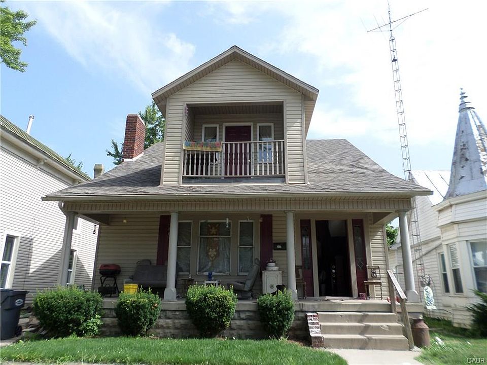 1st image of 211 E Oak St