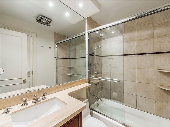 4th image of 220 E 65th St APT 19D