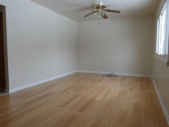 3rd image of 714 W Nowland Ave