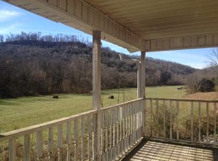 642 Possum Hollow Rd, Dowelltown, TN 37059