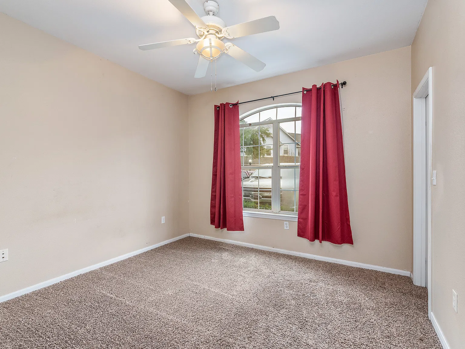 3 bed, 1432 sqft, $1,850 — Photo 4