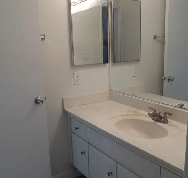 1241 E Diana Ave — Photo 26