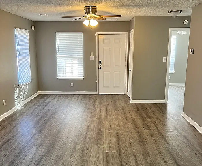 106 W Dison Ave — Photo 2