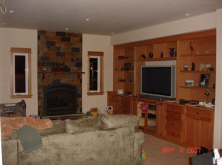 355 Weaver Rd NW, Bainbridge Island, WA 98110