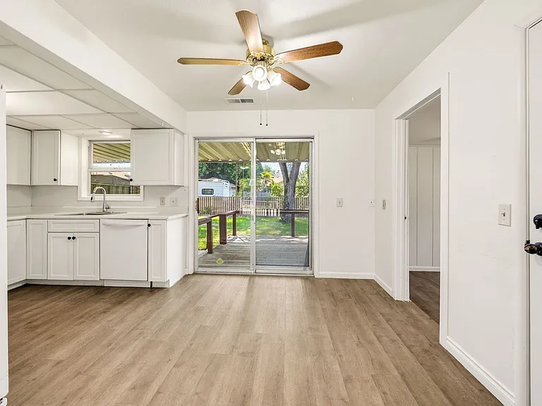 1007 Murray Ave — Photo 10