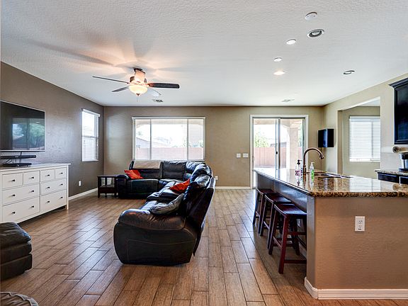 4th image of 41231 W Elm Dr