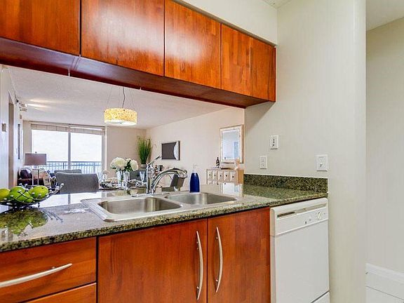 3rd image of 1200 Brickell Bay Dr #252